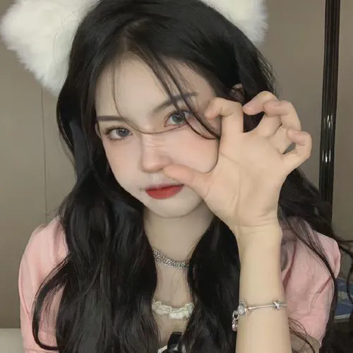 威风凛凛的她$你的深情我不配